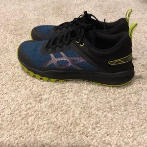 Trail running shoes